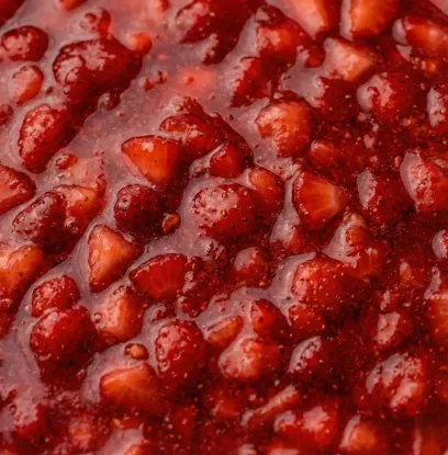 100 % Erdbeere ohne zugesetzten Zucker mit extra Fruchtstücken