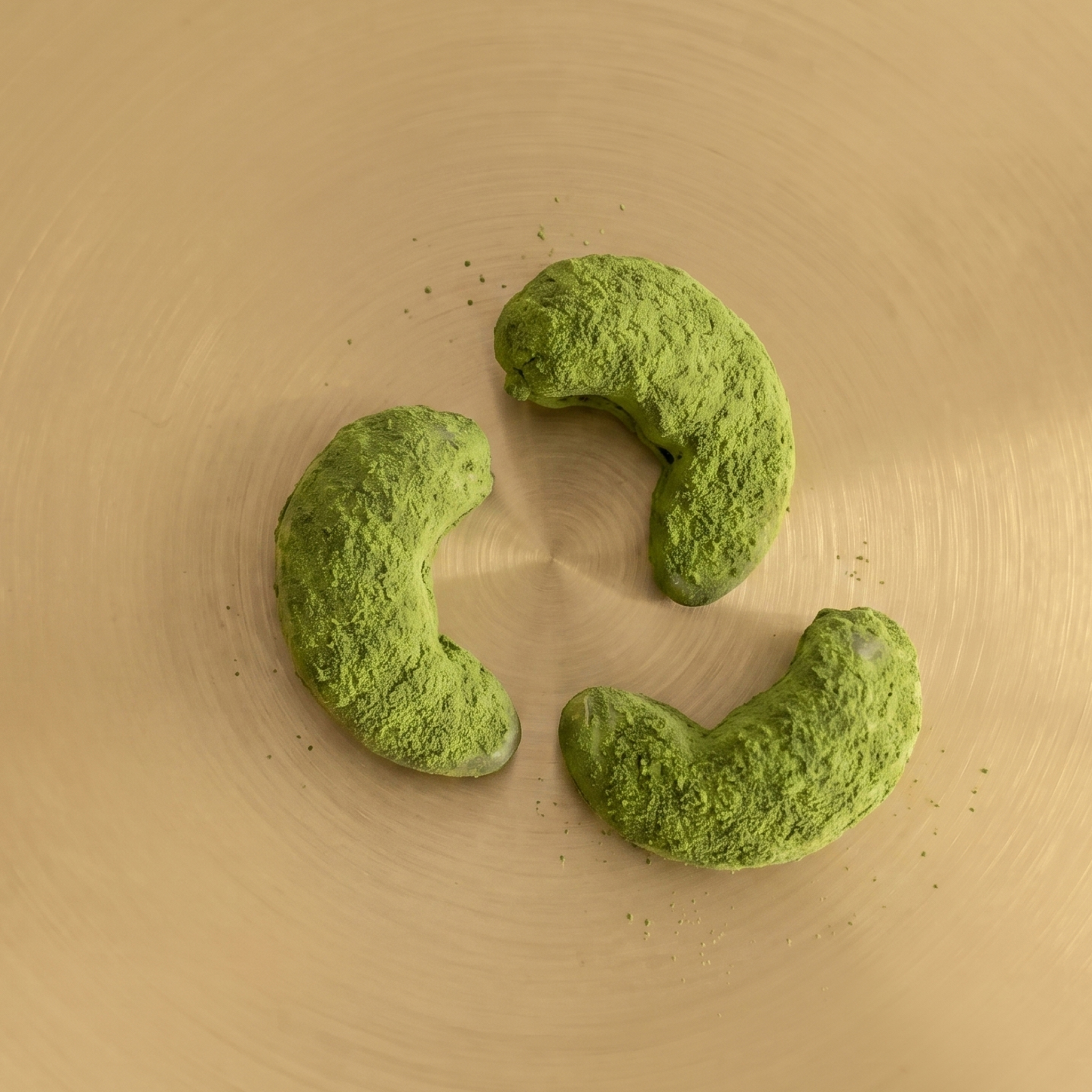 Cashews mit Matcha und Ingwer