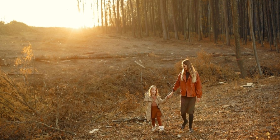 Spaziergang an der frischen Luft + Grizly-Nahrungsergänzungsmittel = Unterstützung des Immunsystems