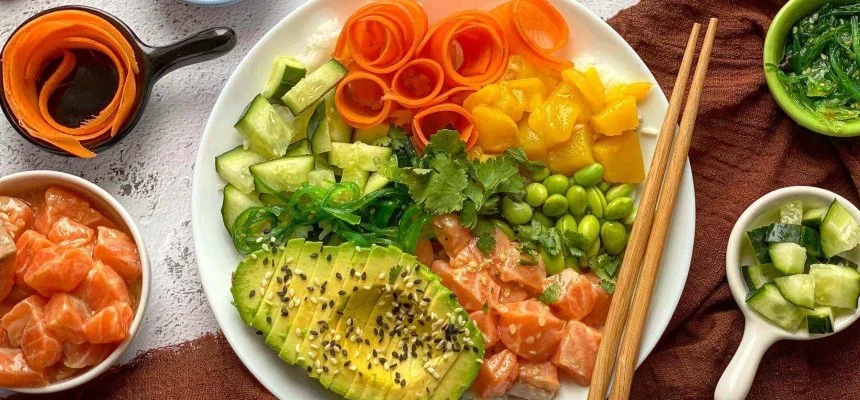 Hausgemachte Poke Bowl: Grundrezept, Sauce und 4 neue Varianten