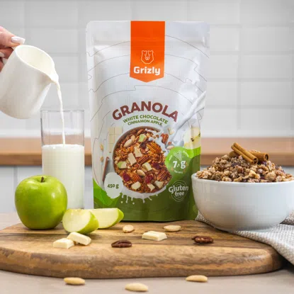 Apfel-Zimt Granola mit weißer Schokolade