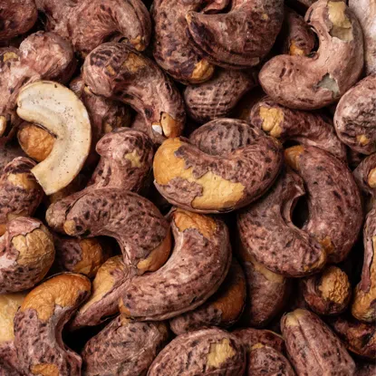 Cashewkerne mit Haut, geröstet & gesalzen A180