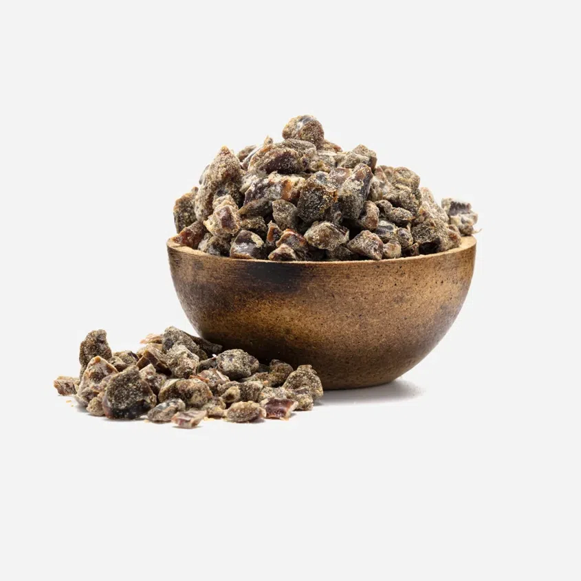 Dattelnwürfel mit Reismehl