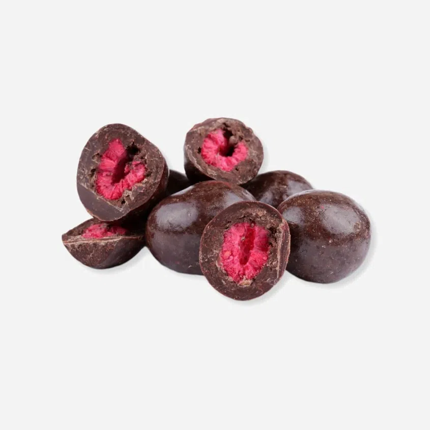 Gefriergetrocknete Himbeeren in Zartbitterschokolade