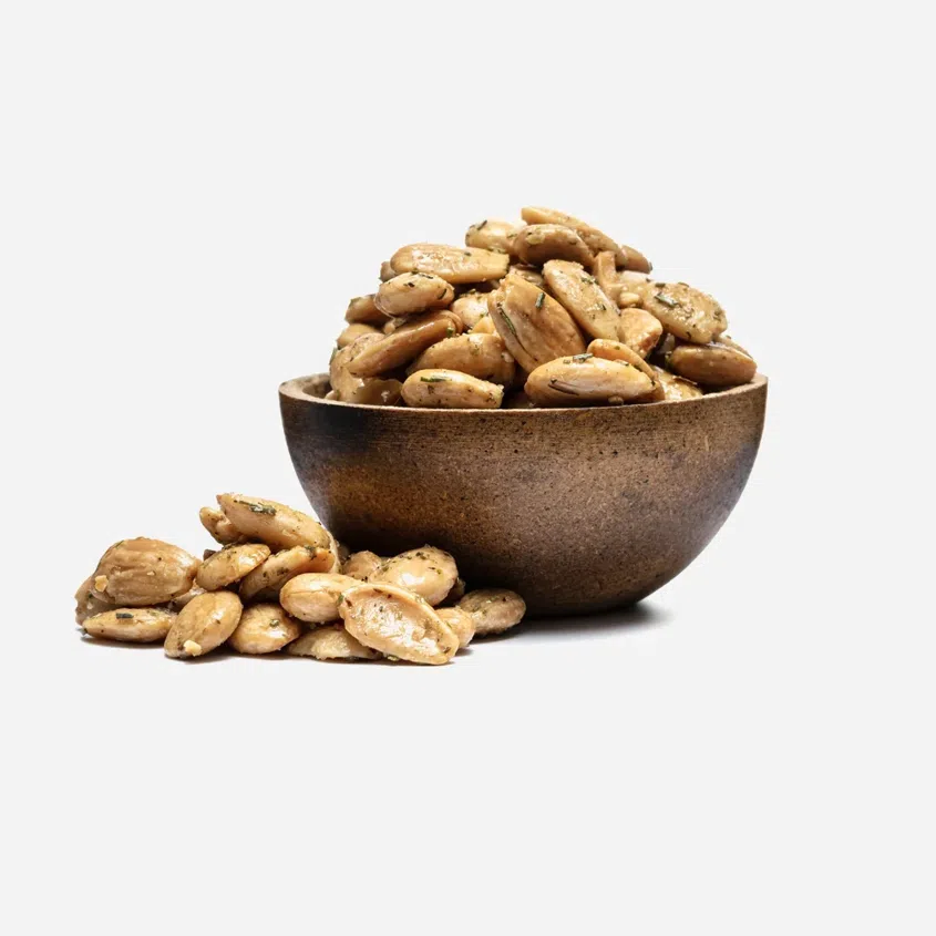 Geröstete Mandeln mit Kräutern und Chili