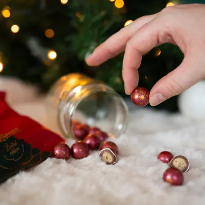 Glitzernde Weihnachtskugeln
