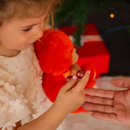 Glitzernde Weihnachtskugeln