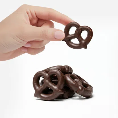 Glutenfreie Brezeln in Zartbitterschokolade