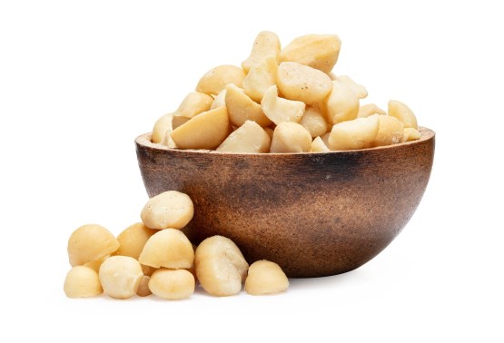 Macadamia Nüsse halbiert